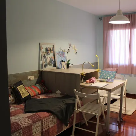 Precioso En Boiro, Puerto De Escarabote