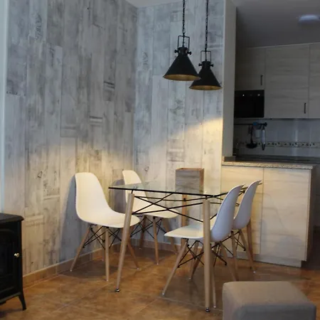 Precioso En Boiro, Puerto De Escarabote